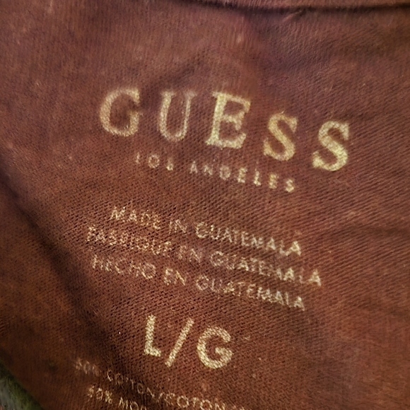 GUESS TSHIRT L NWOT BURGUNDY/PURPLE - Picture 3 of 3